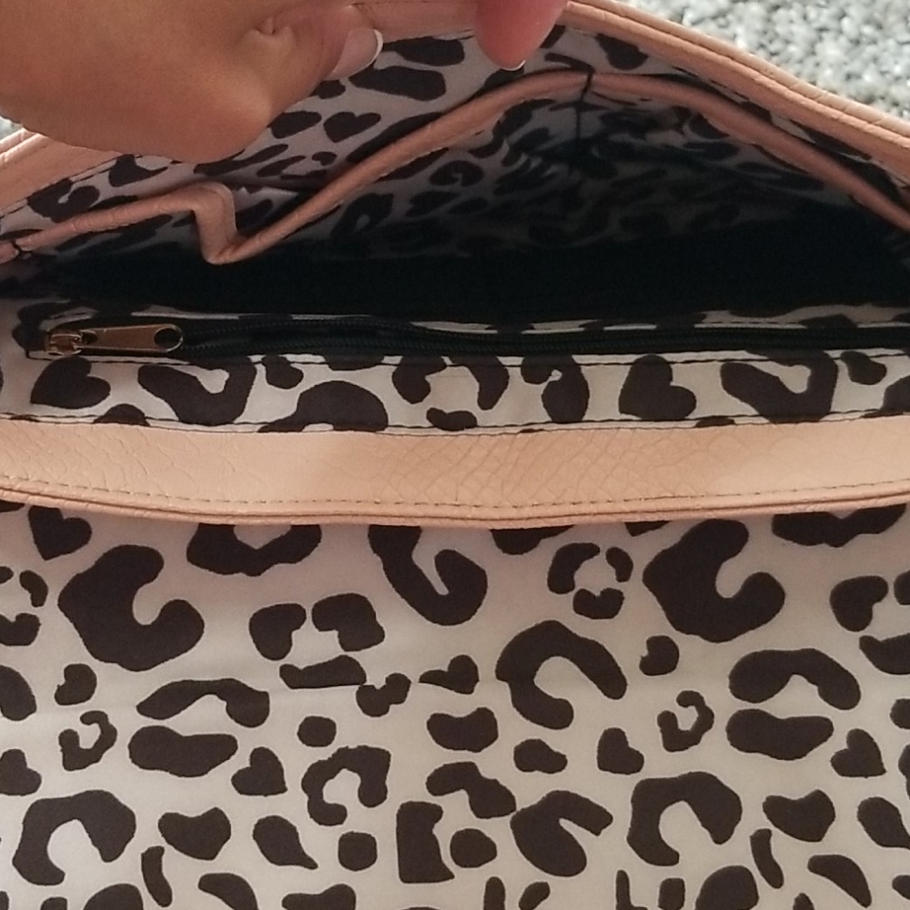 Jessica Simpson Purse - Picture 7 of 9